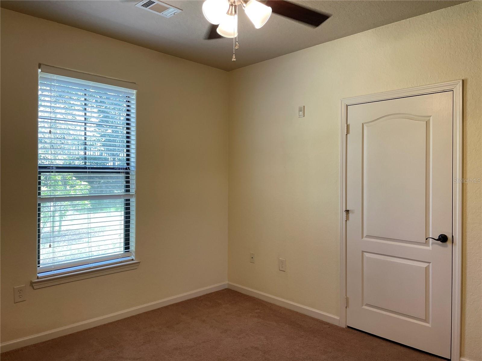 Image 13 of 21 For 909 Charo Parkway 1011