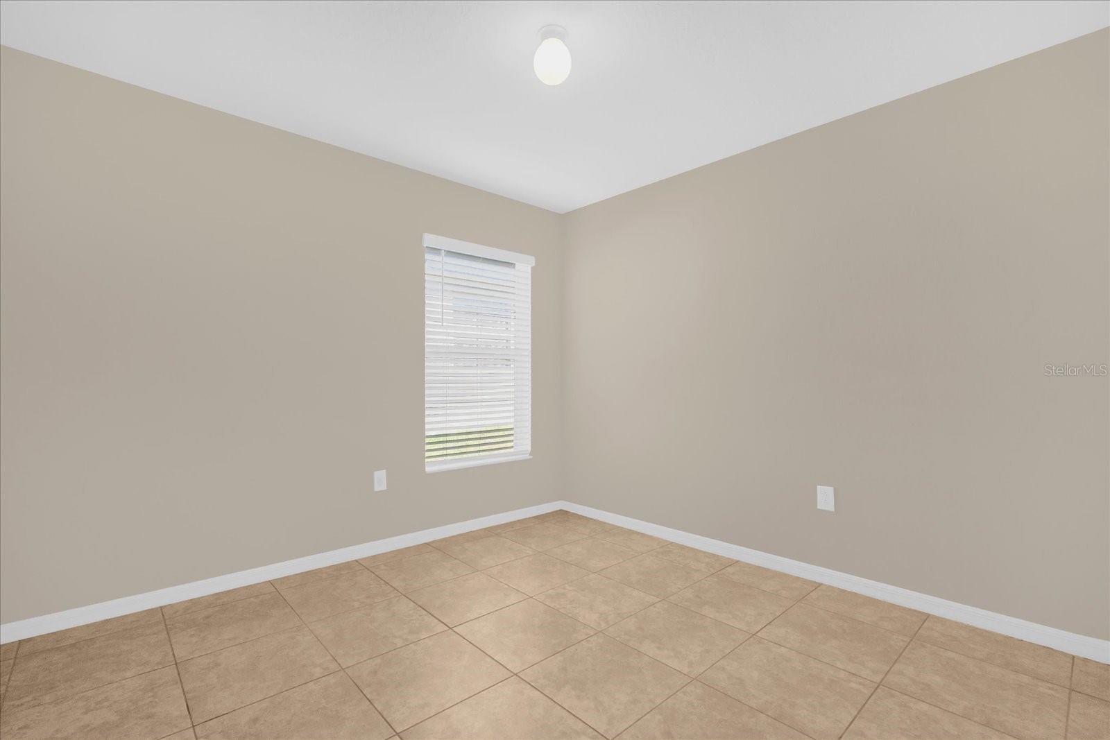 Image 5 of 28 For 505 Pentas Lane