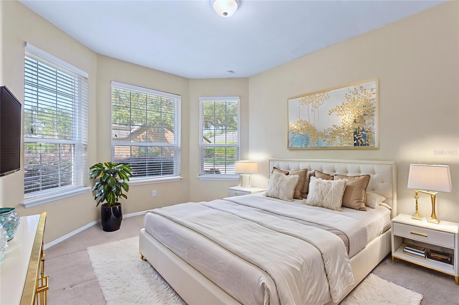 Image 20 of 60 For 136 Del Sol Avenue