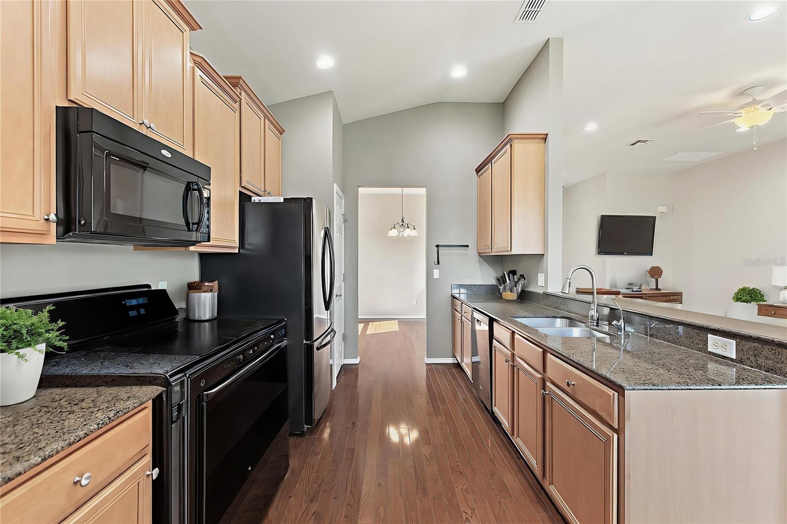 Image 24 of 60 For 136 Del Sol Avenue