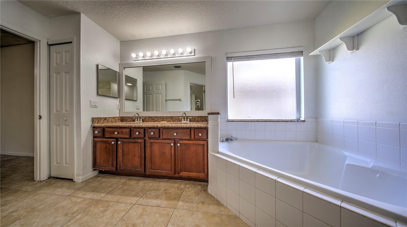 Image 17 of 40 For 13301 Whisper Bay Drive