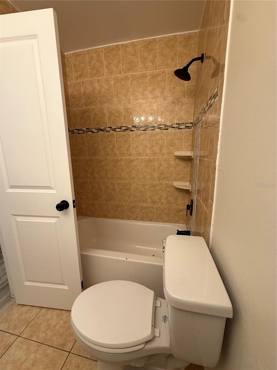 Image 11 of 19 For 4213 Semoran Boulevard 9