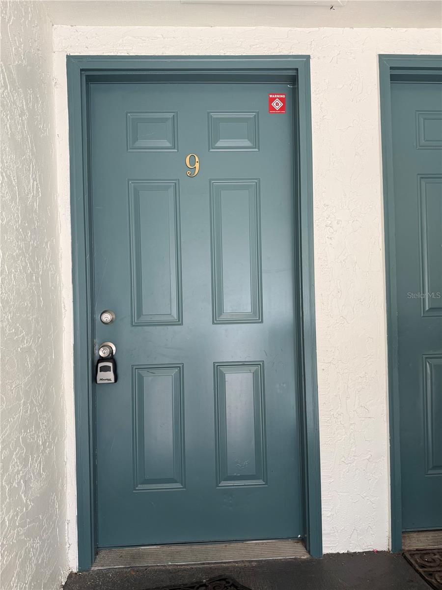 Image 2 of 19 For 4213 Semoran Boulevard 9