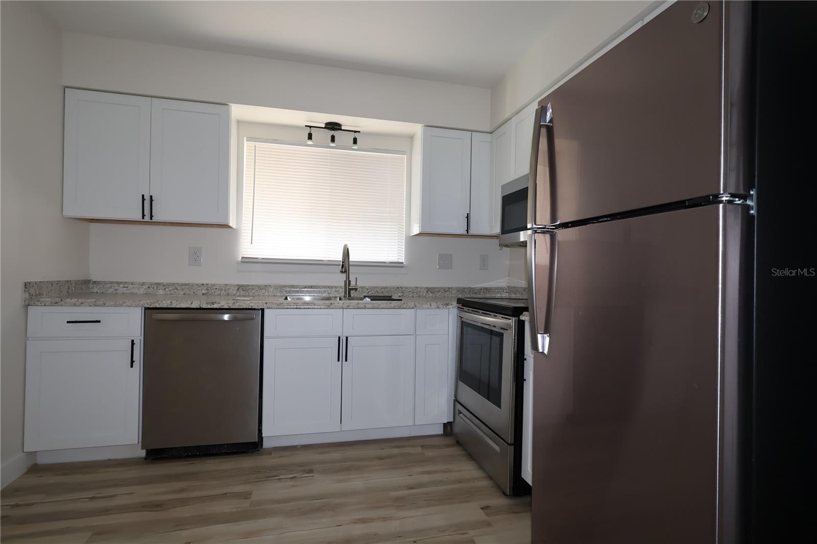 Image 3 of 19 For 4213 Semoran Boulevard 9
