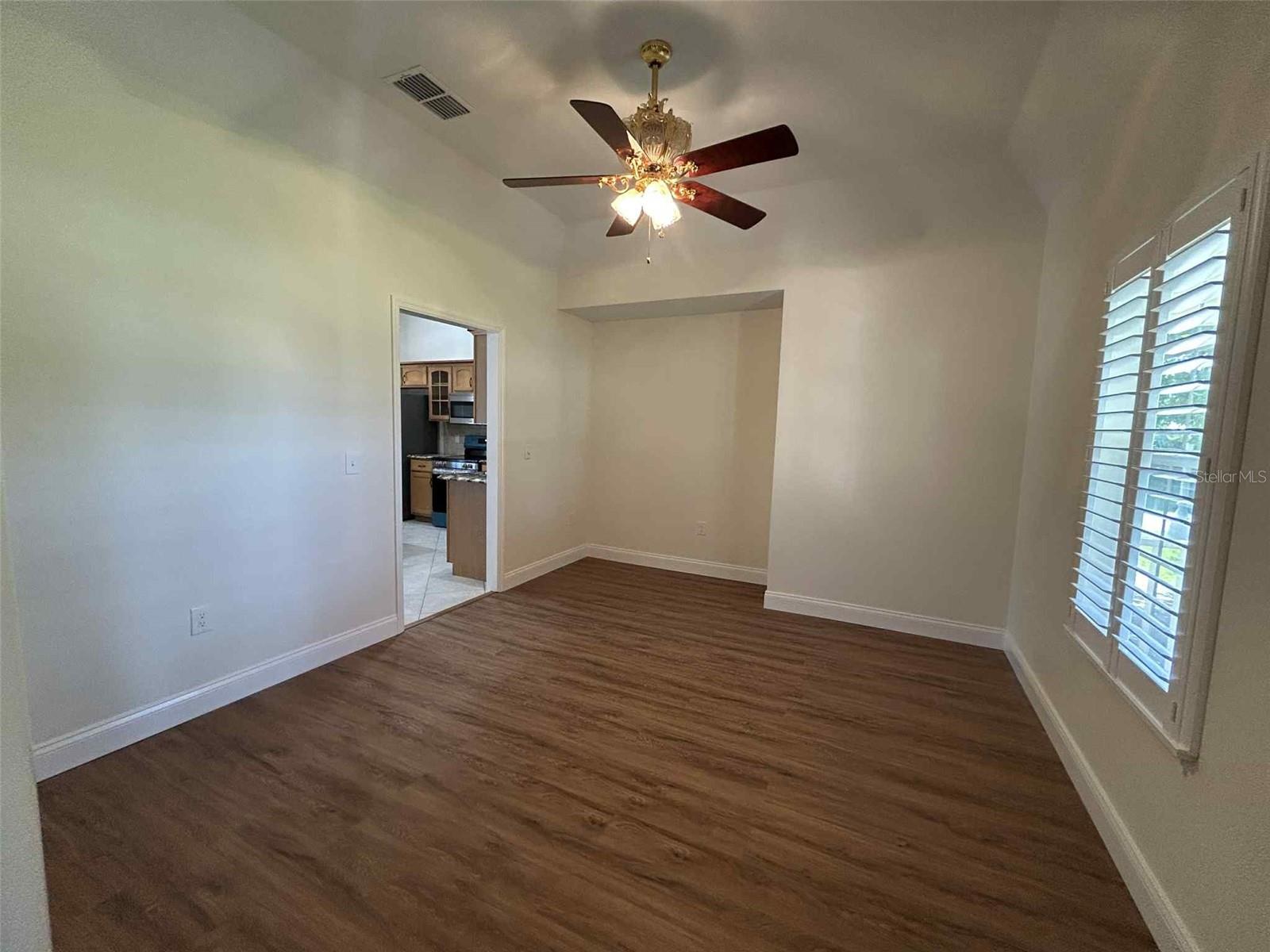 Image 16 of 40 For 1902 Englewood Court