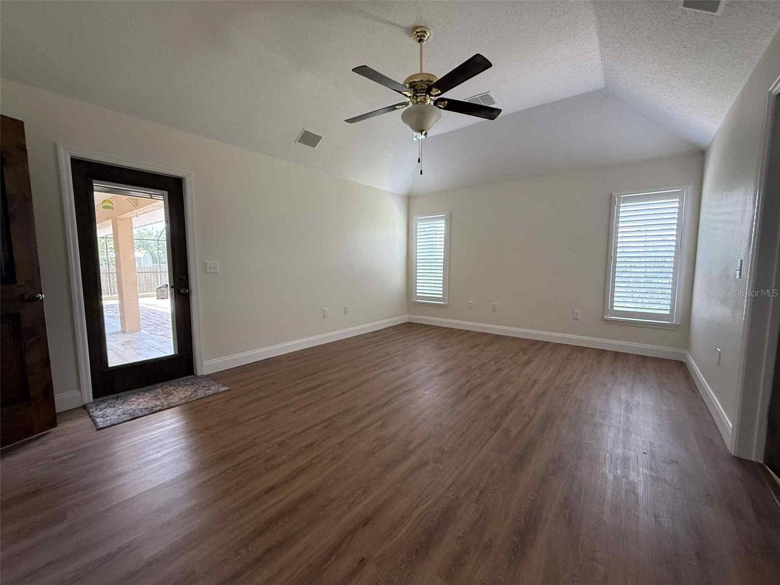 Image 17 of 40 For 1902 Englewood Court
