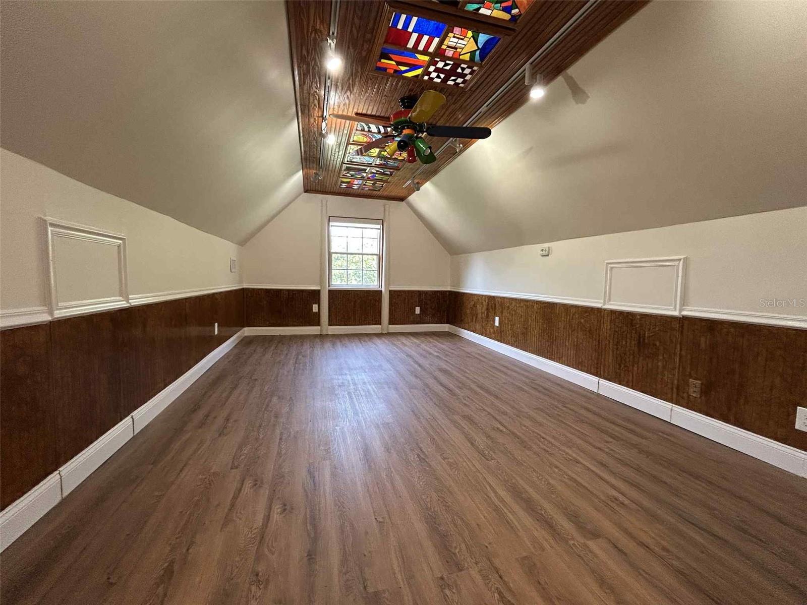 Image 24 of 40 For 1902 Englewood Court