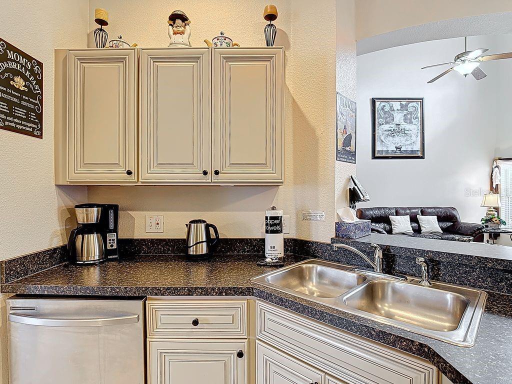 Image 12 of 53 For 955 Lake Berkley Drive