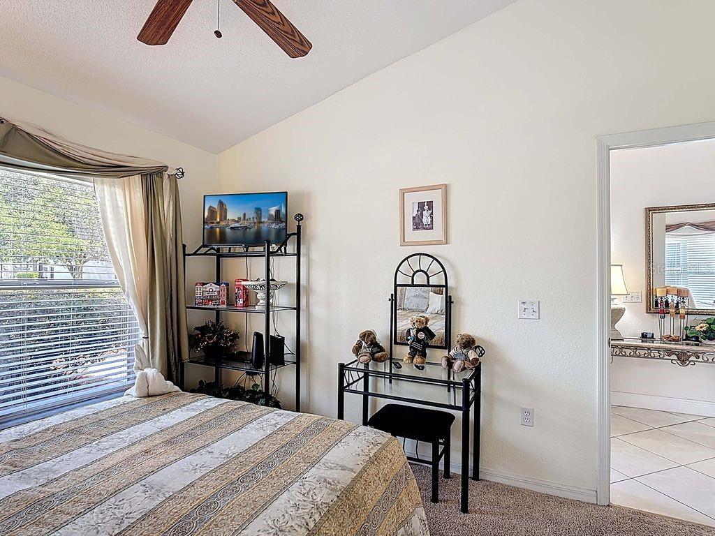 Image 16 of 53 For 955 Lake Berkley Drive