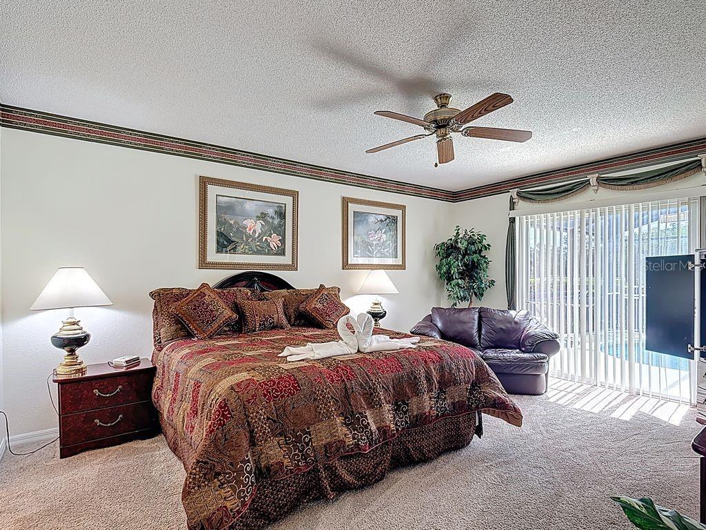 Image 17 of 53 For 955 Lake Berkley Drive