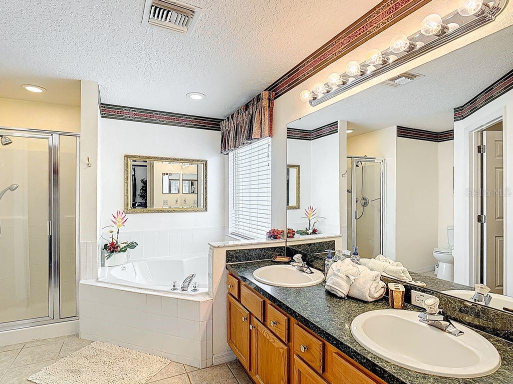 Image 20 of 53 For 955 Lake Berkley Drive