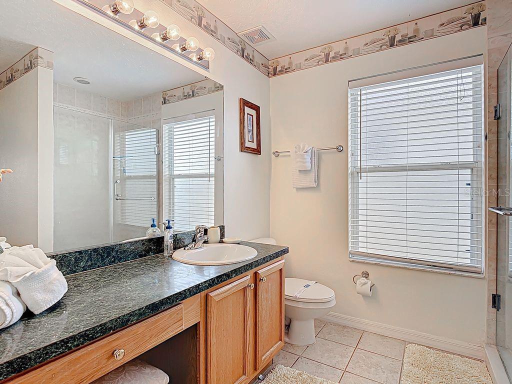Image 25 of 53 For 955 Lake Berkley Drive