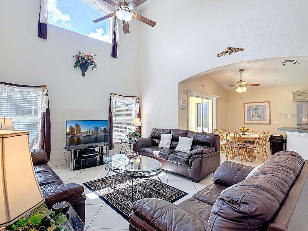 Image 9 of 53 For 955 Lake Berkley Drive