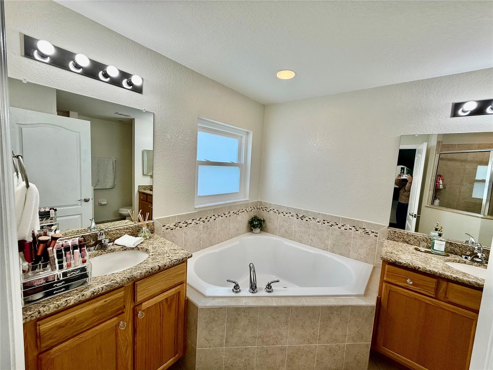 Image 17 of 29 For 6937 Minaxi Drive