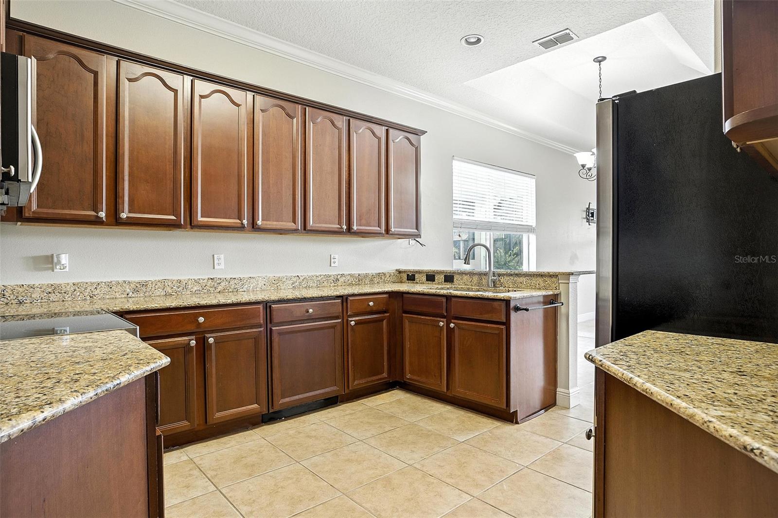 Image 10 of 47 For 551 Newhall Lane