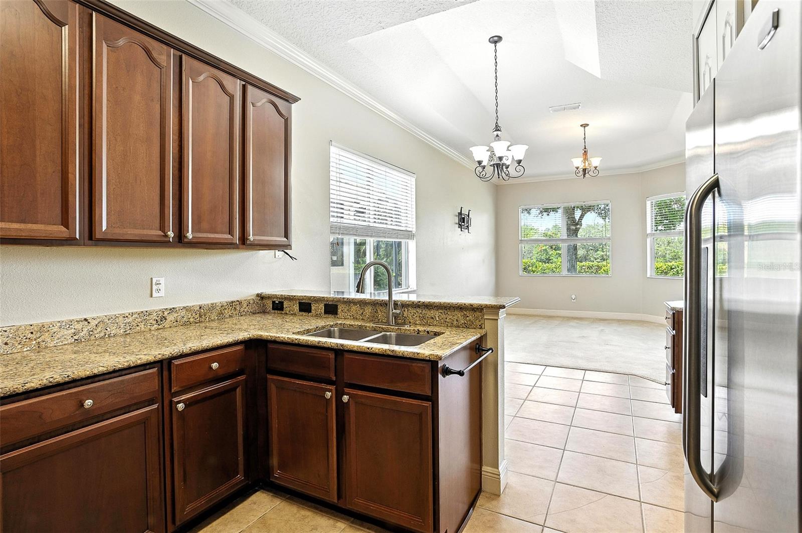 Image 11 of 47 For 551 Newhall Lane