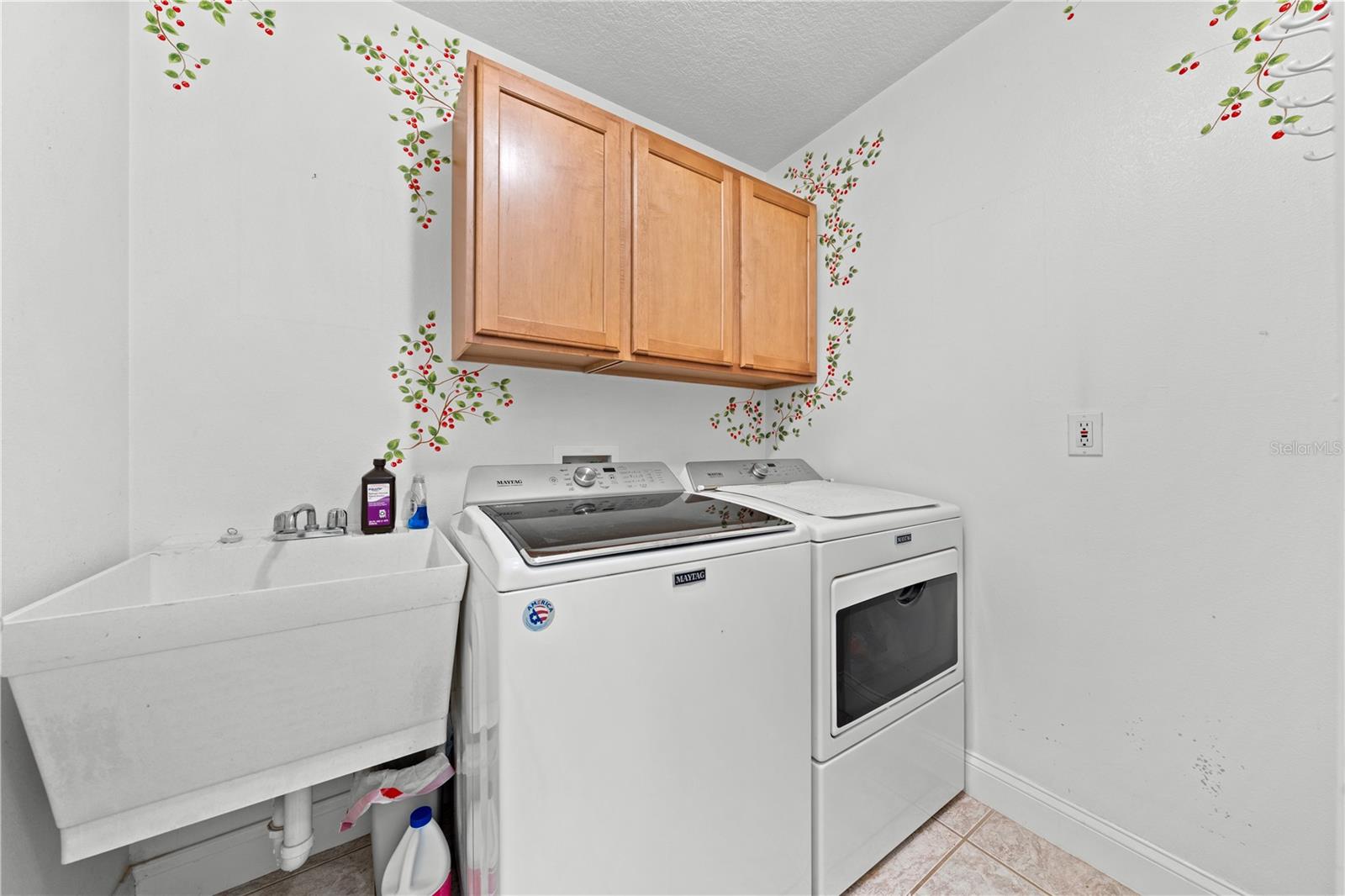Image 32 of 49 For 6985 Ranchero Court