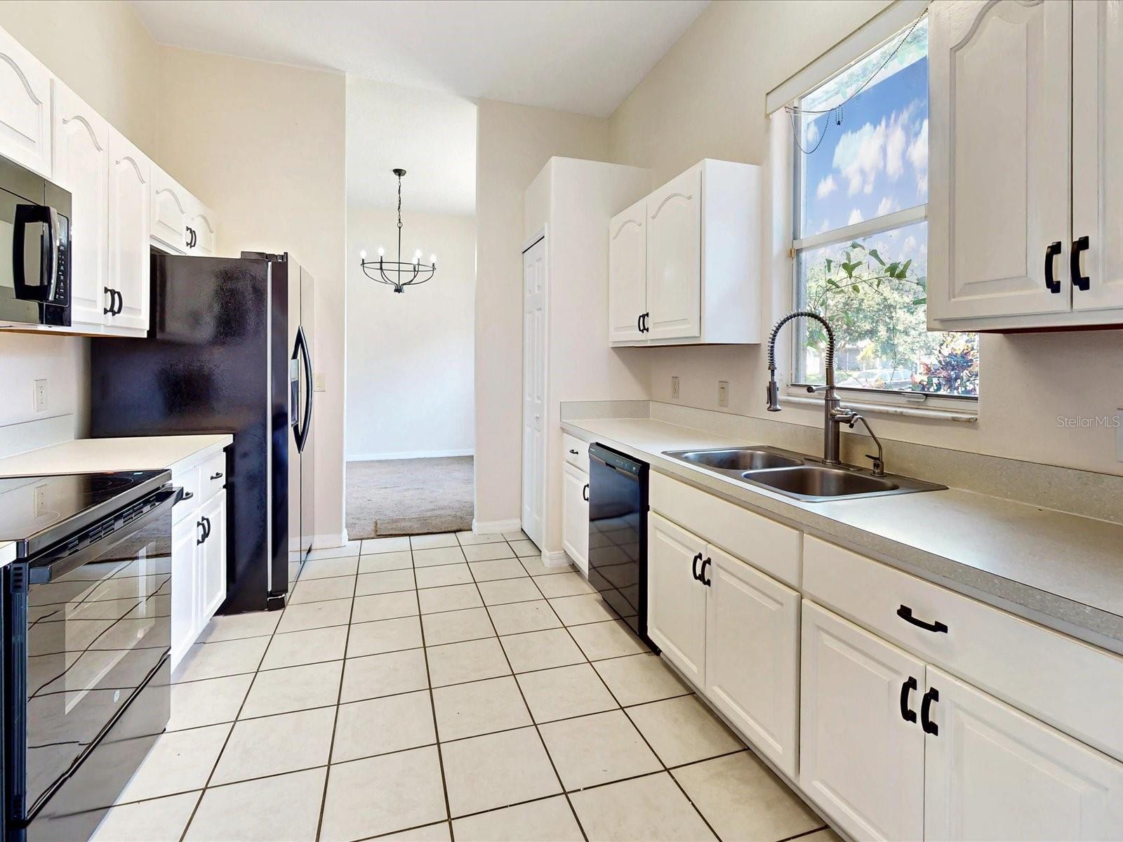 Image 11 of 34 For 1814 Farris Court