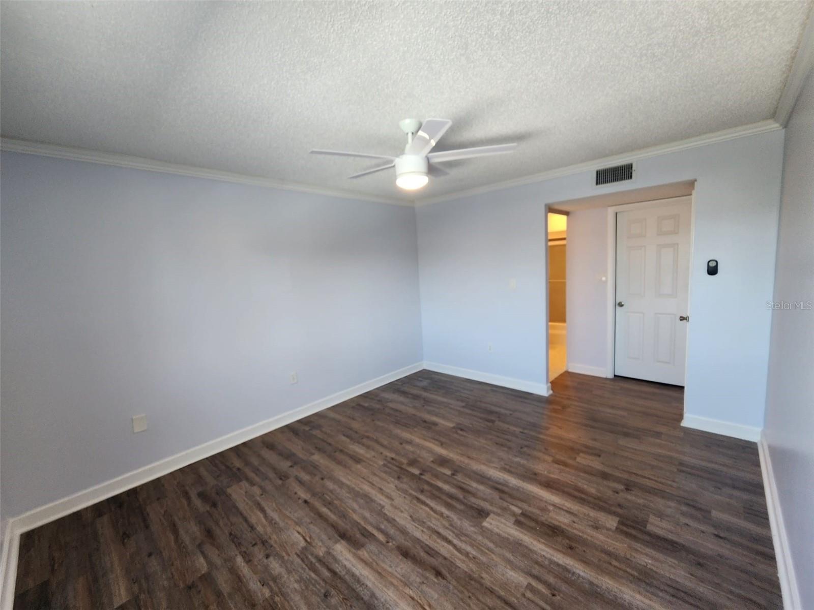 Image 18 of 25 For 14800 Walsingham Road 613