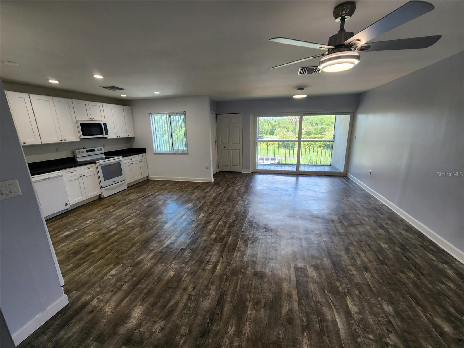 Image 6 of 25 For 14800 Walsingham Road 613