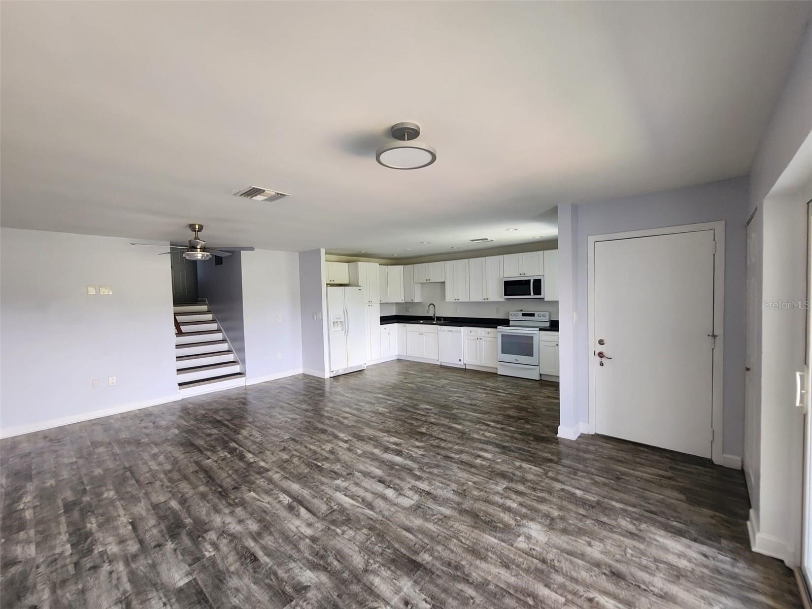 Image 8 of 25 For 14800 Walsingham Road 613