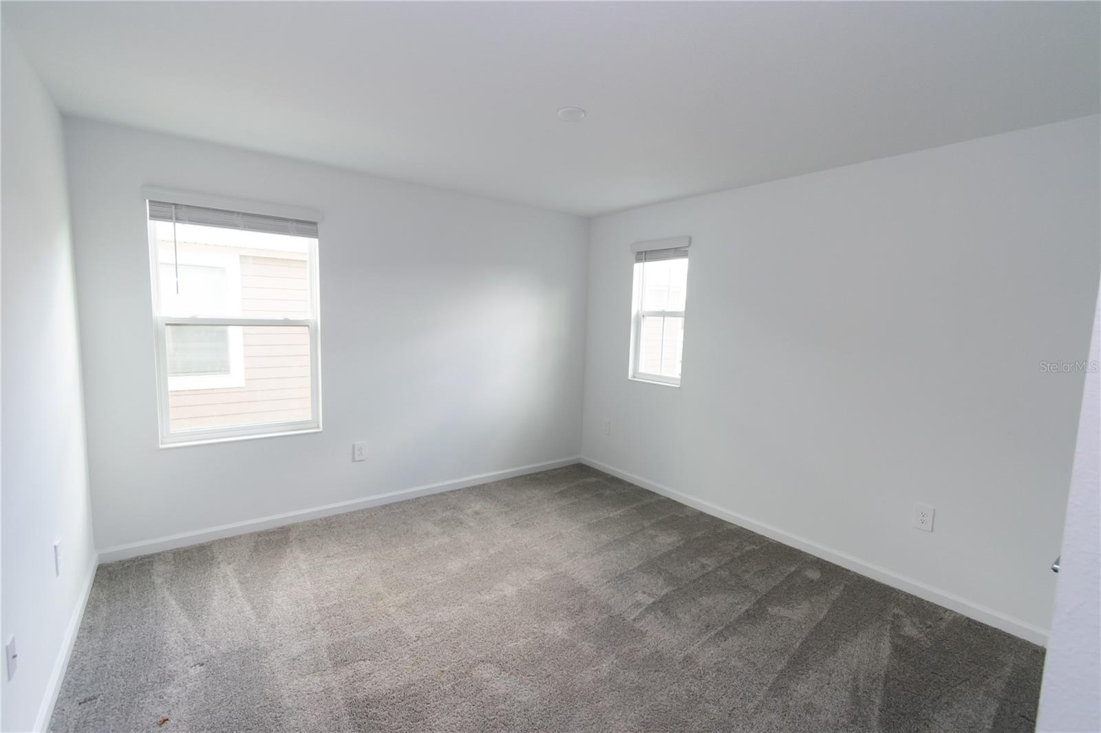 Image 17 of 28 For 934 Jackson Avenue