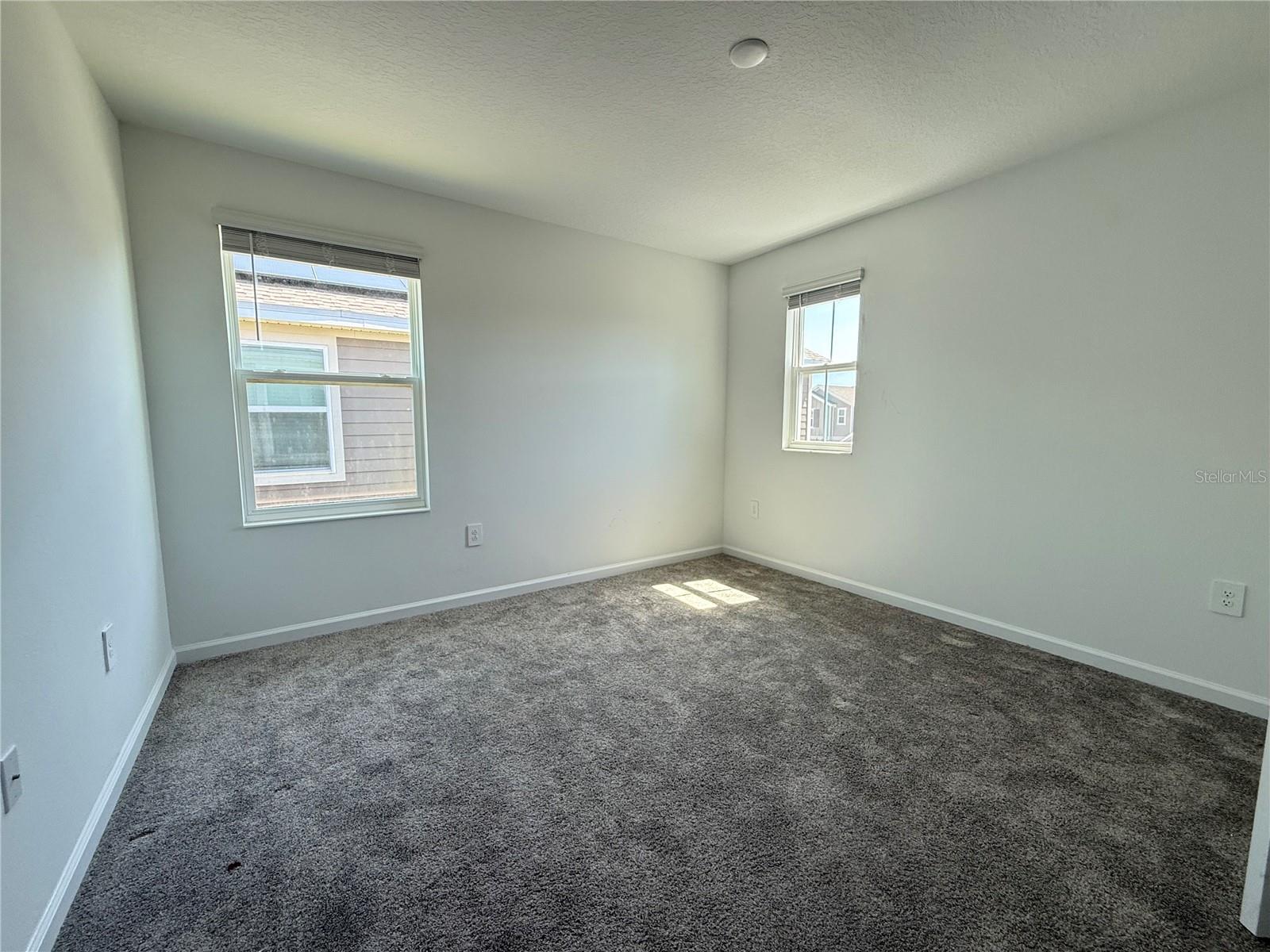 Image 7 of 28 For 934 Jackson Avenue