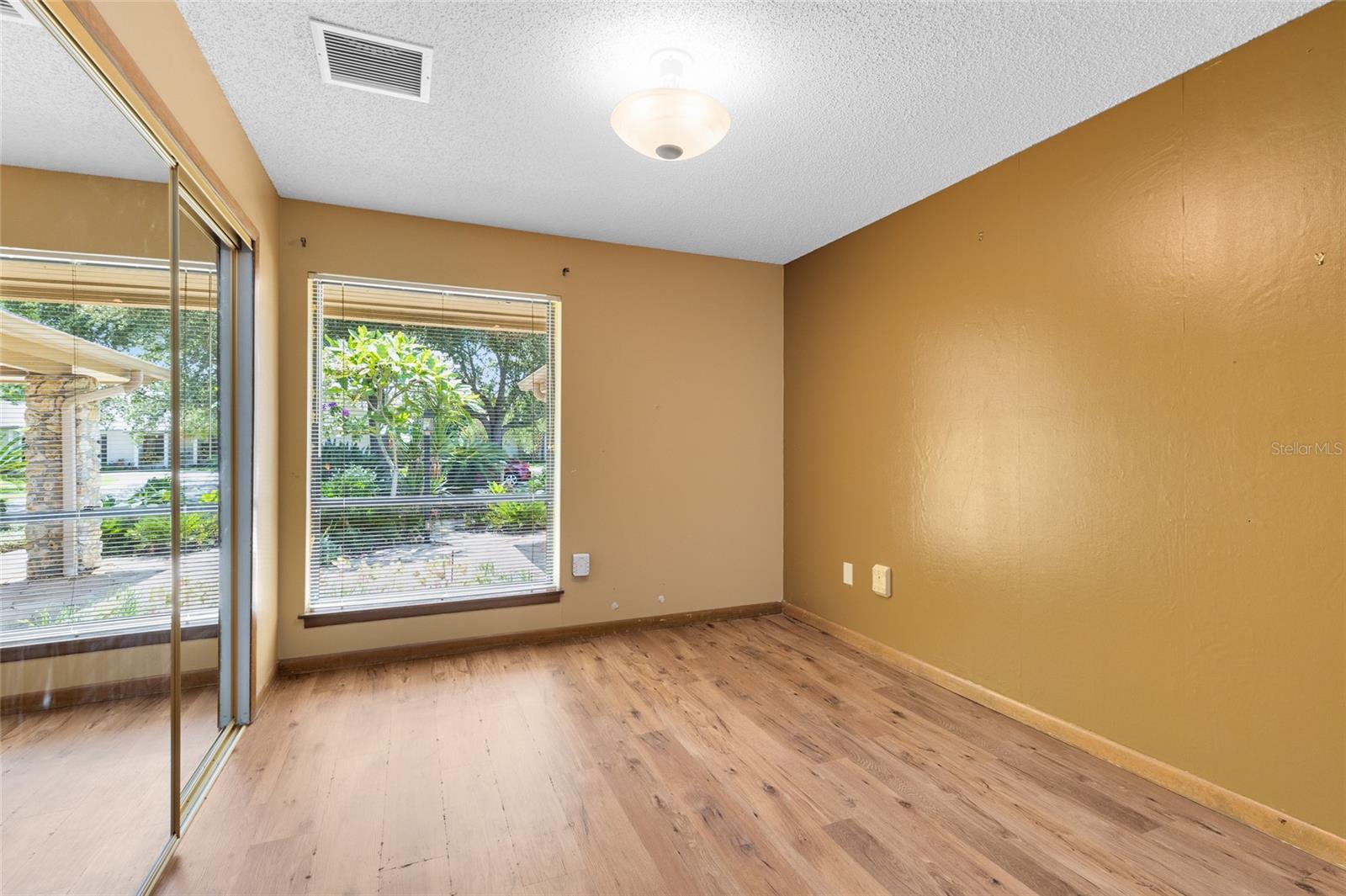 Image 5 of 37 For 1123 Fairway Drive