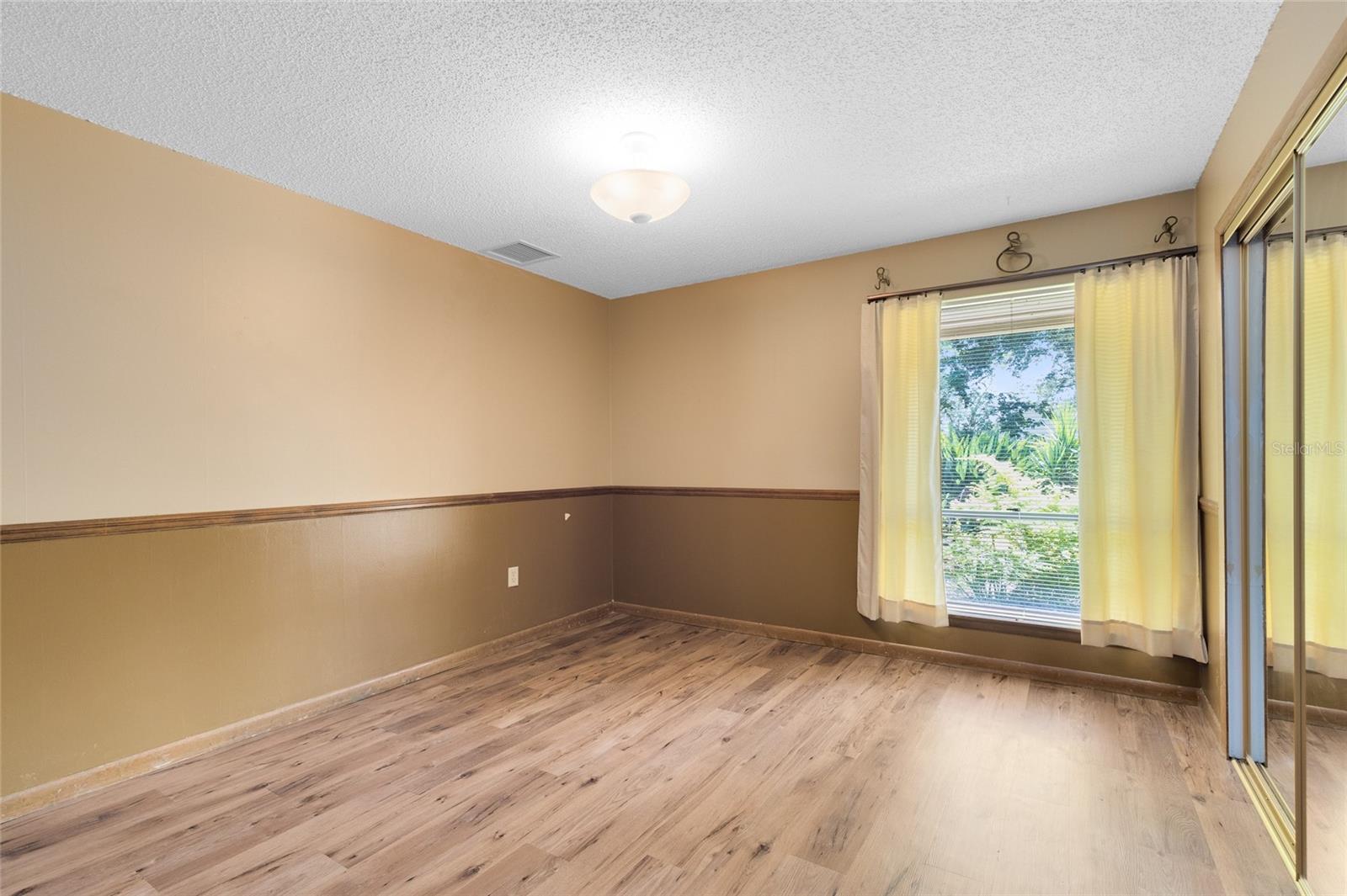 Image 6 of 37 For 1123 Fairway Drive