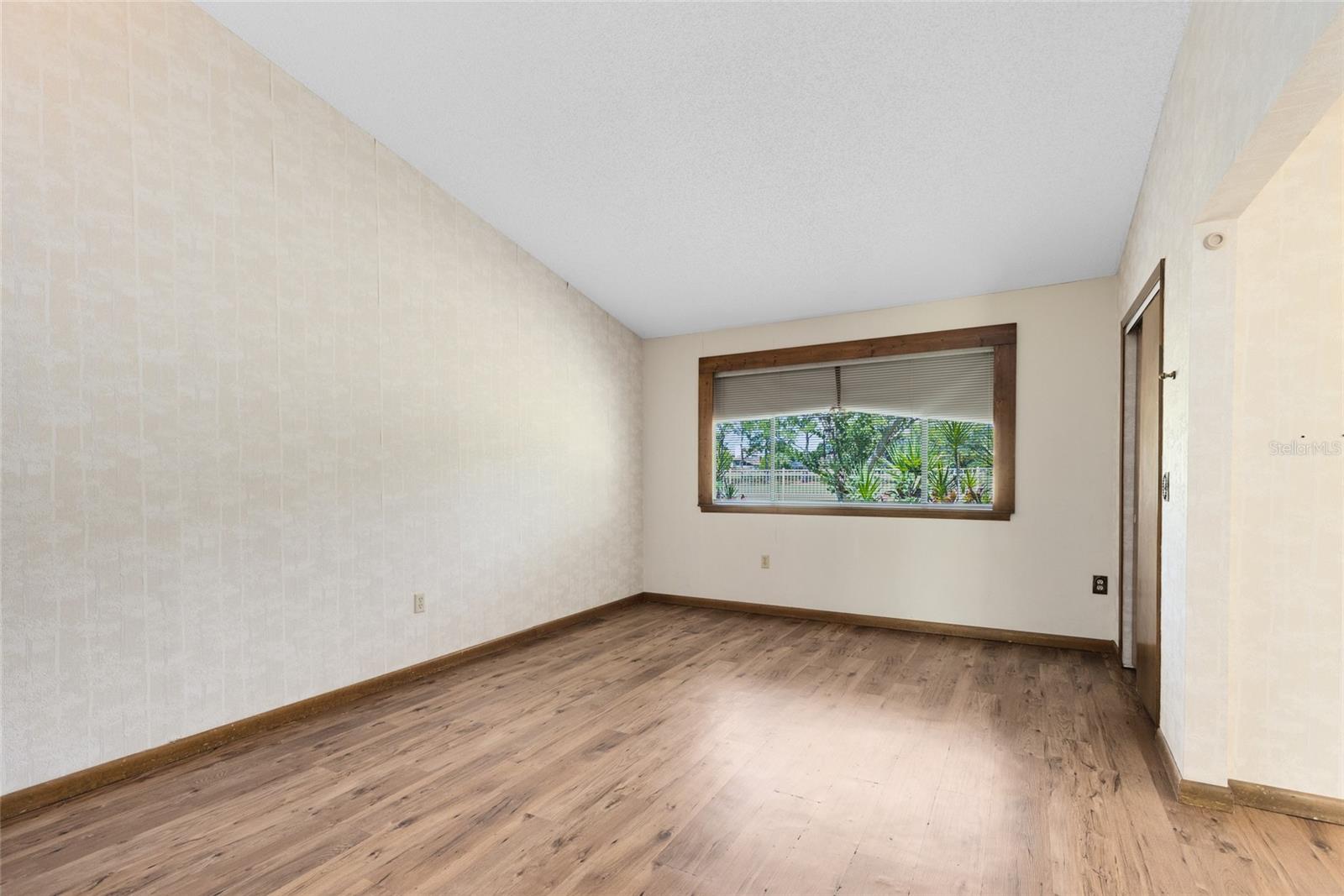 Image 8 of 37 For 1123 Fairway Drive