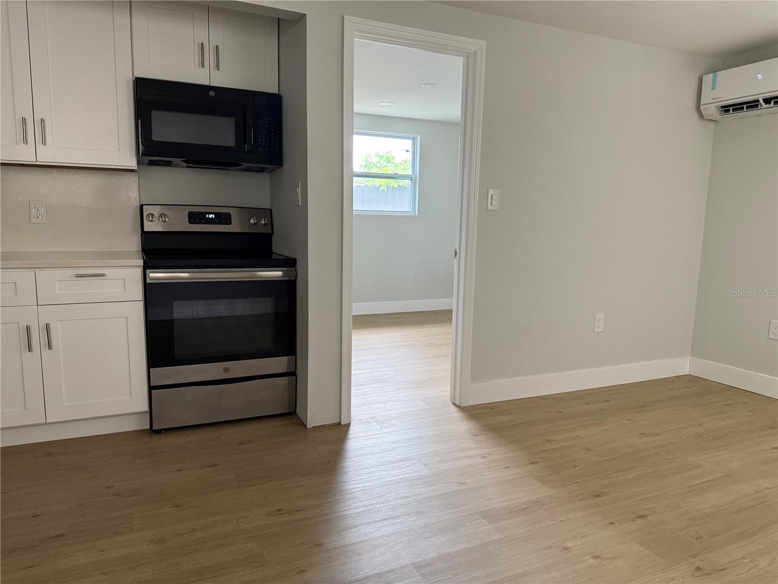 Image 4 of 6 For 1416 Grand Street