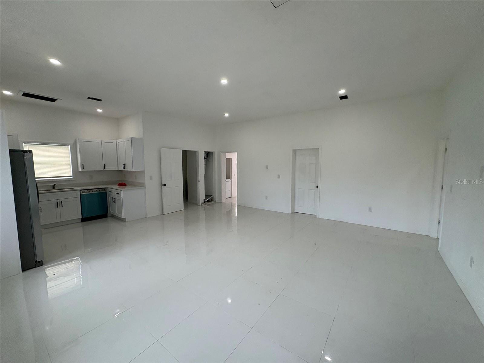 Image 2 of 7 For 13485 Jacksonville Road