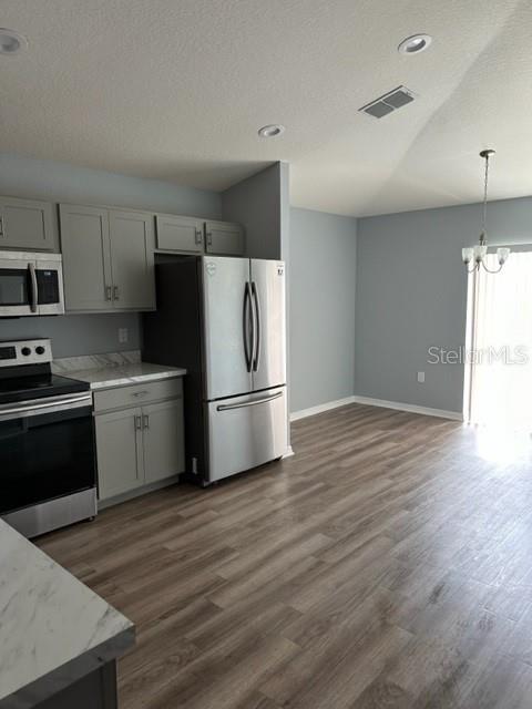 Image 4 of 15 For 327 Tanager Street