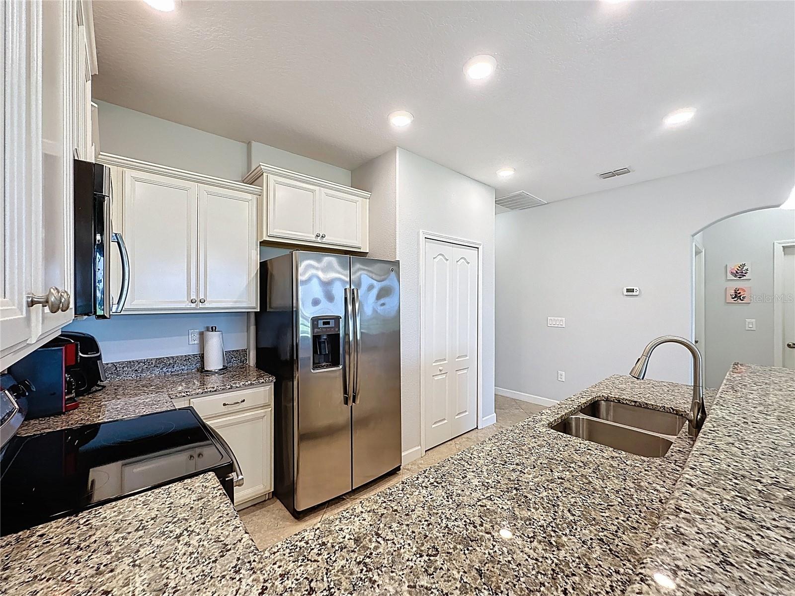Image 17 of 61 For 8916 Azalea Sands Lane
