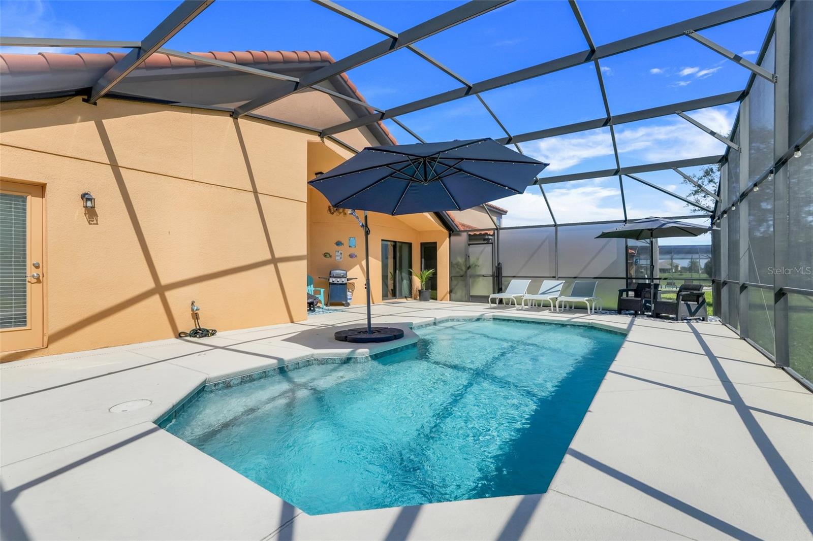 Image 3 of 50 For 2521 Rosemont Circle