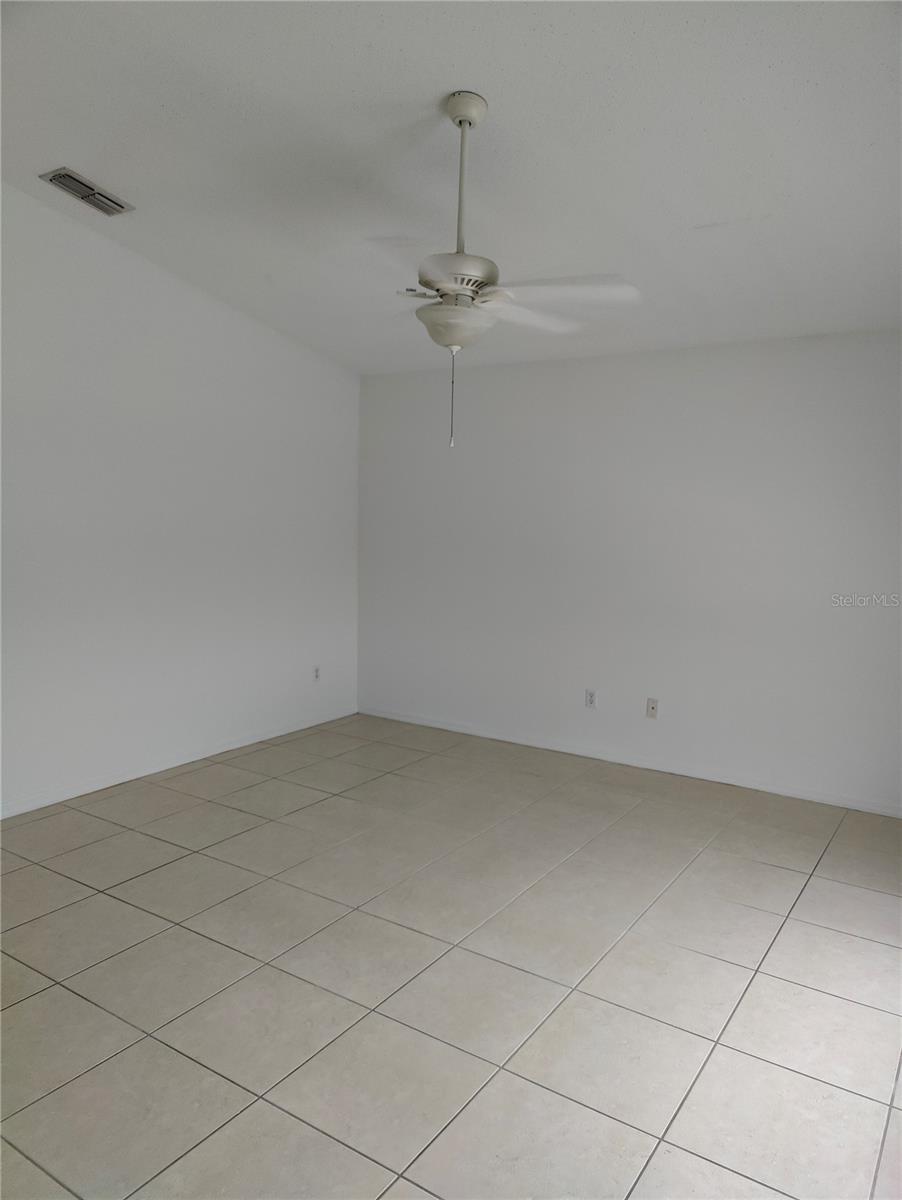 Image 6 of 12 For 844 Bloomingdale Drive