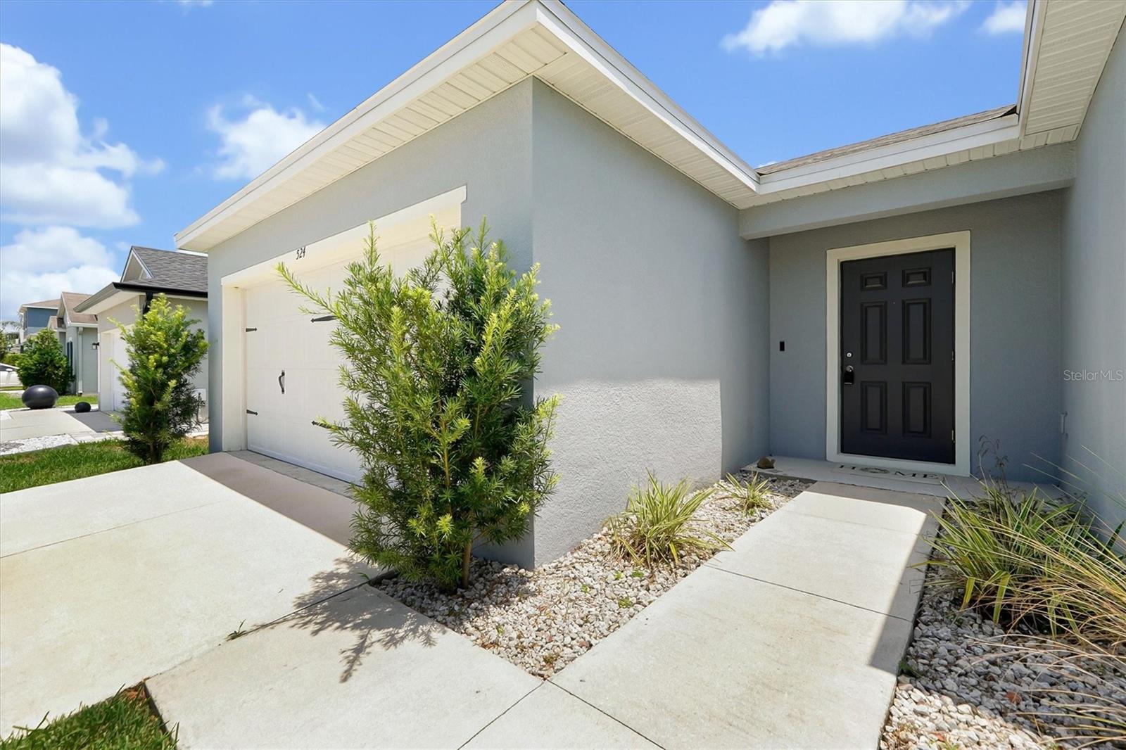 Image 3 of 39 For 524 Lucerne Blvd