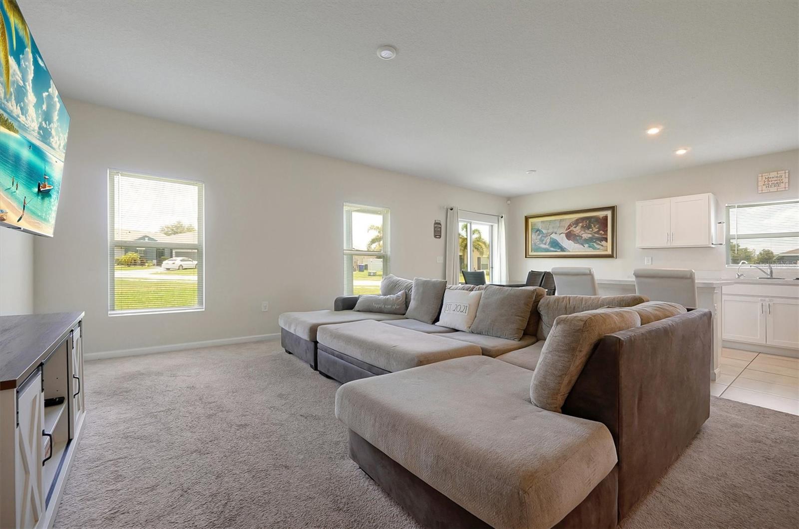 Image 6 of 39 For 524 Lucerne Blvd