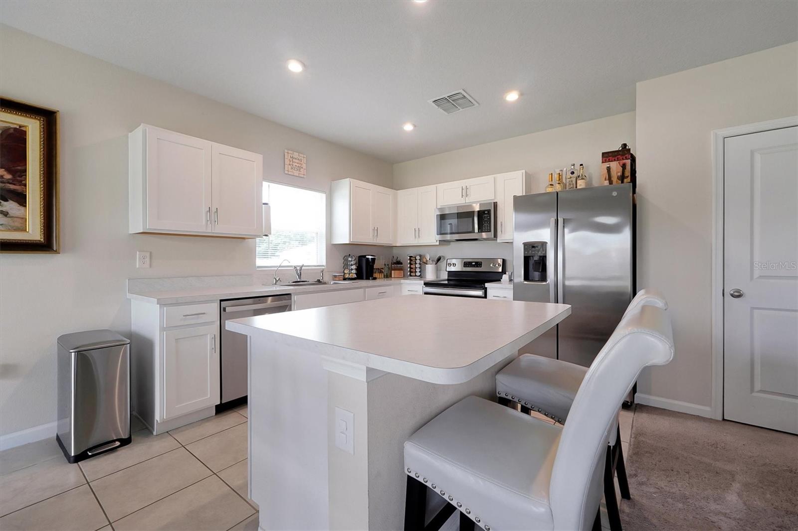 Image 8 of 39 For 524 Lucerne Blvd