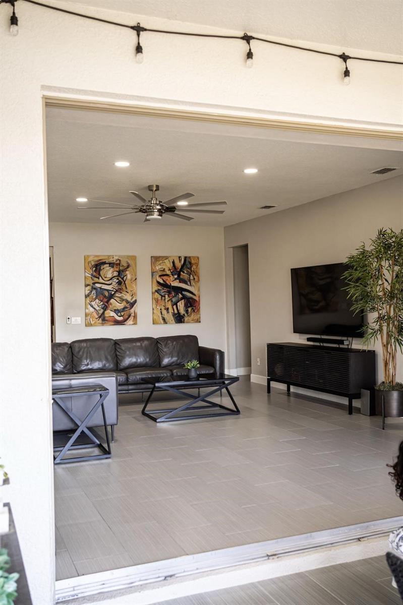 Image 4 of 14 For 2725 Matera Drive