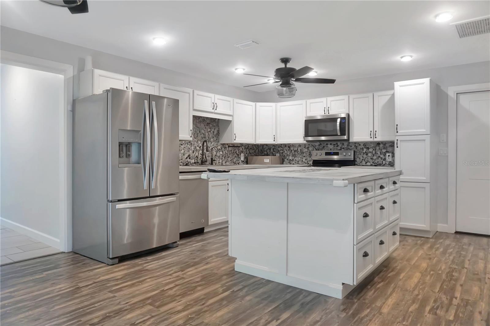 Image 6 of 17 For 222 Citrus Drive