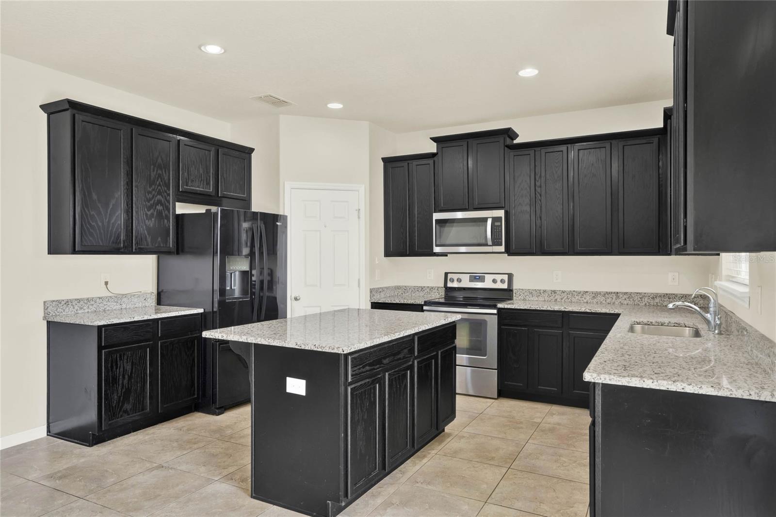 Image 9 of 47 For 2200 Rapollo Drive