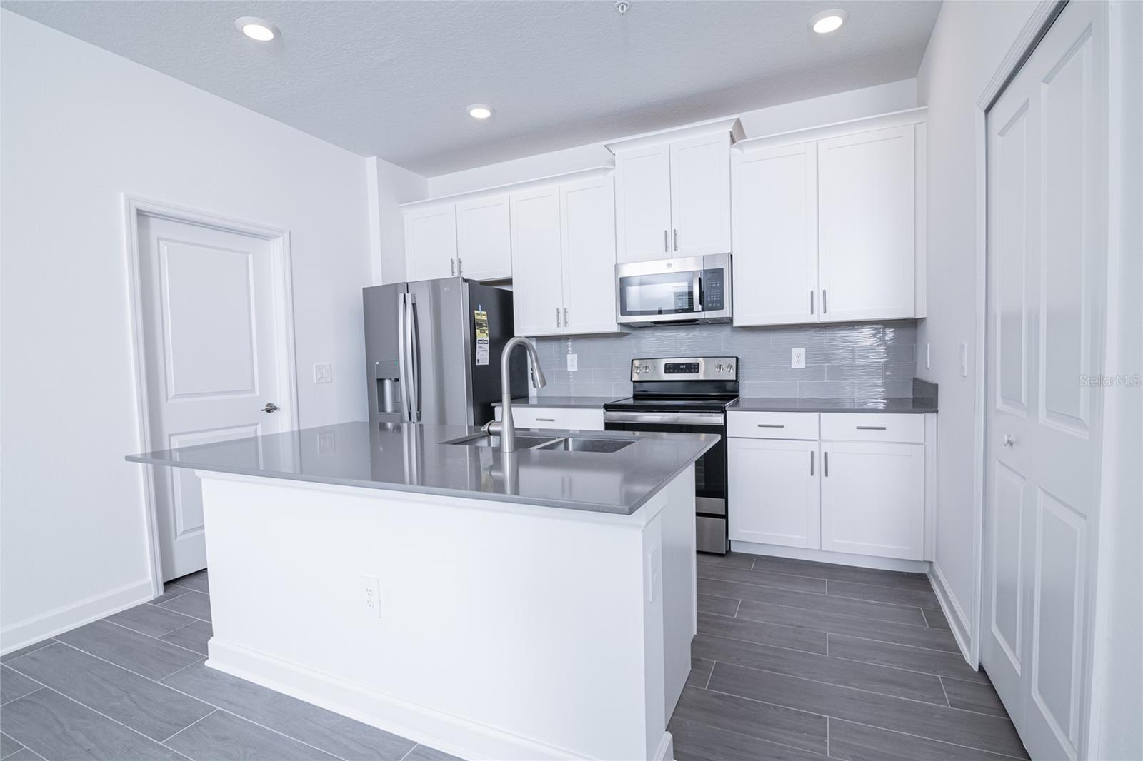 Image 13 of 43 For 11778 Boldface Drive