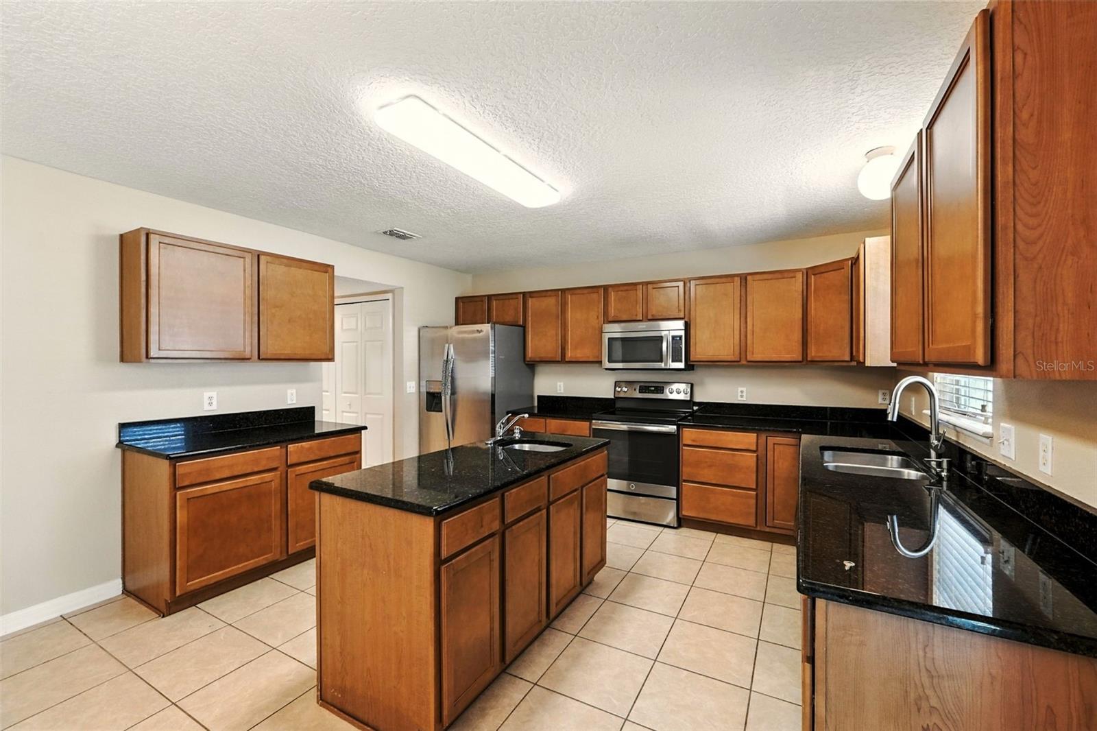 Image 16 of 43 For 4720 Salamander Street