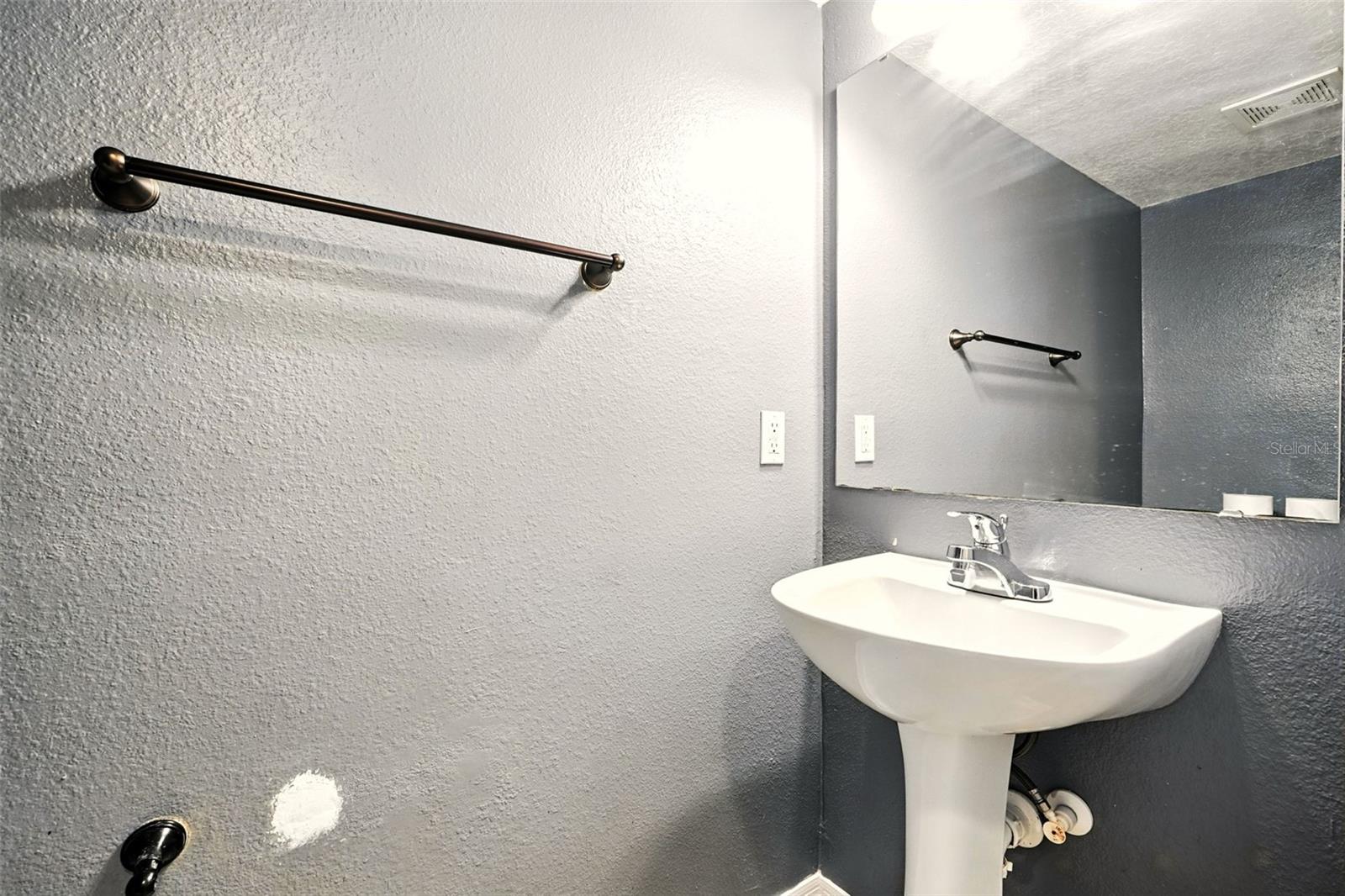 Image 40 of 43 For 4720 Salamander Street