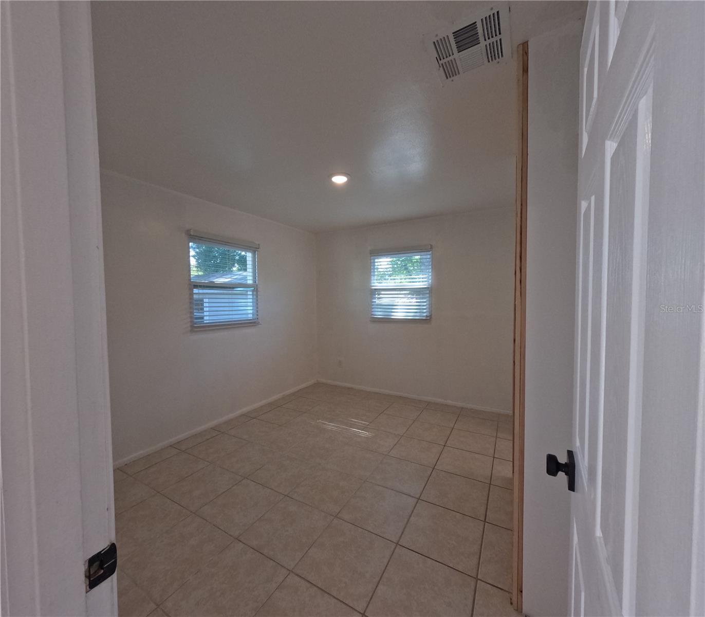 Image 15 of 17 For 809 Plumosa Avenue