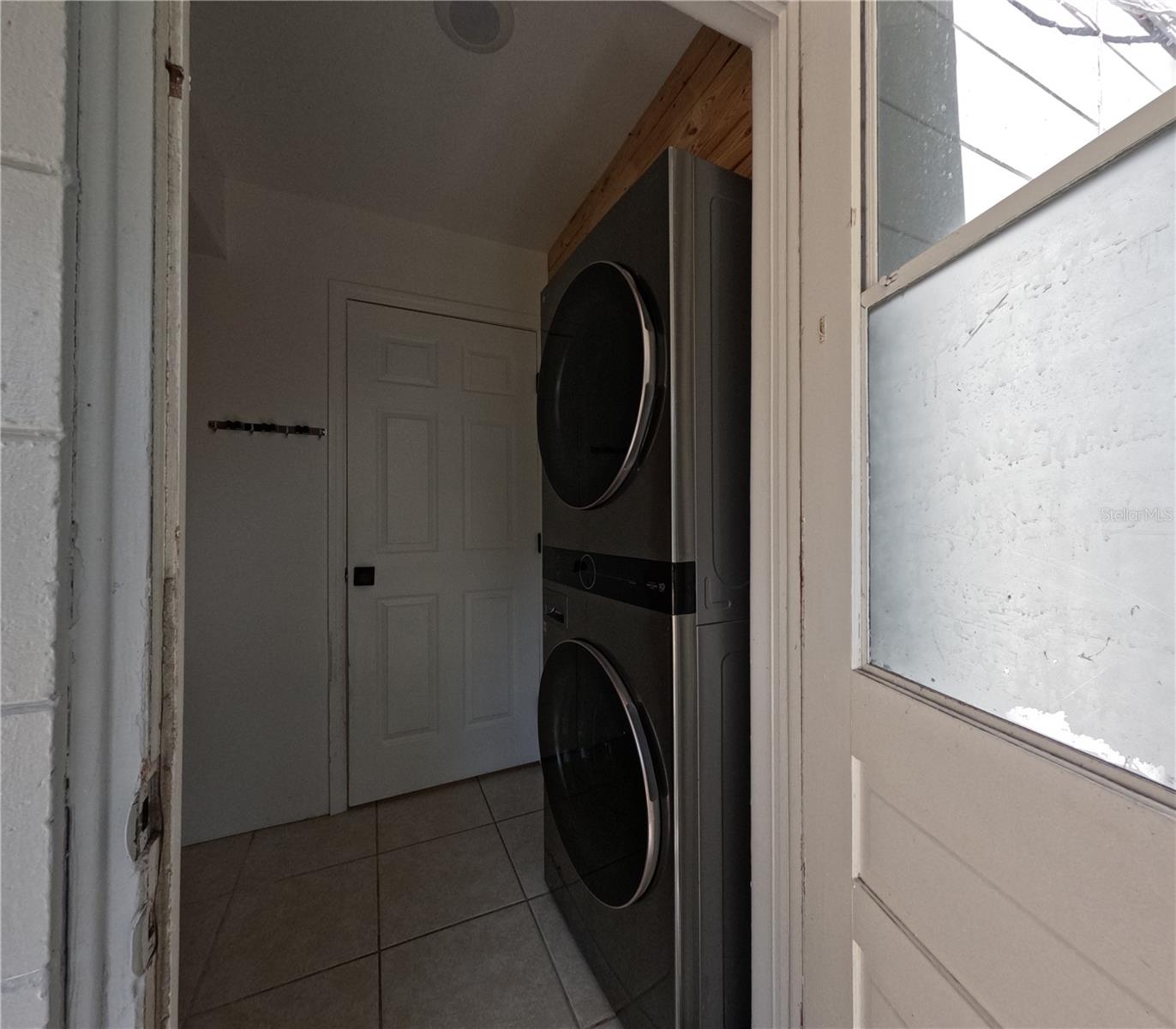 Image 7 of 17 For 809 Plumosa Avenue