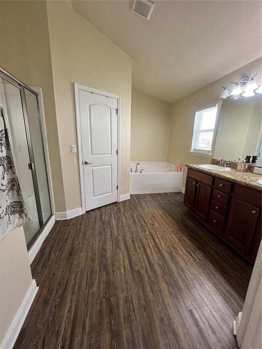 Image 18 of 24 For 1015 Sabine Place