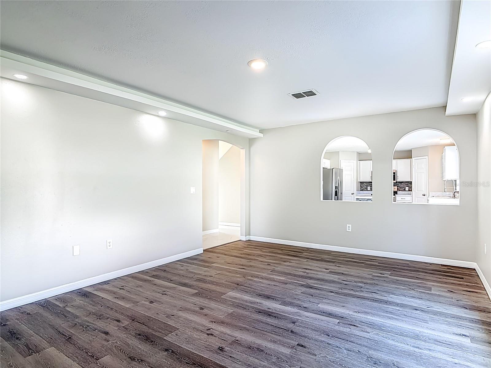 Image 13 of 70 For 2820 Waco Drive