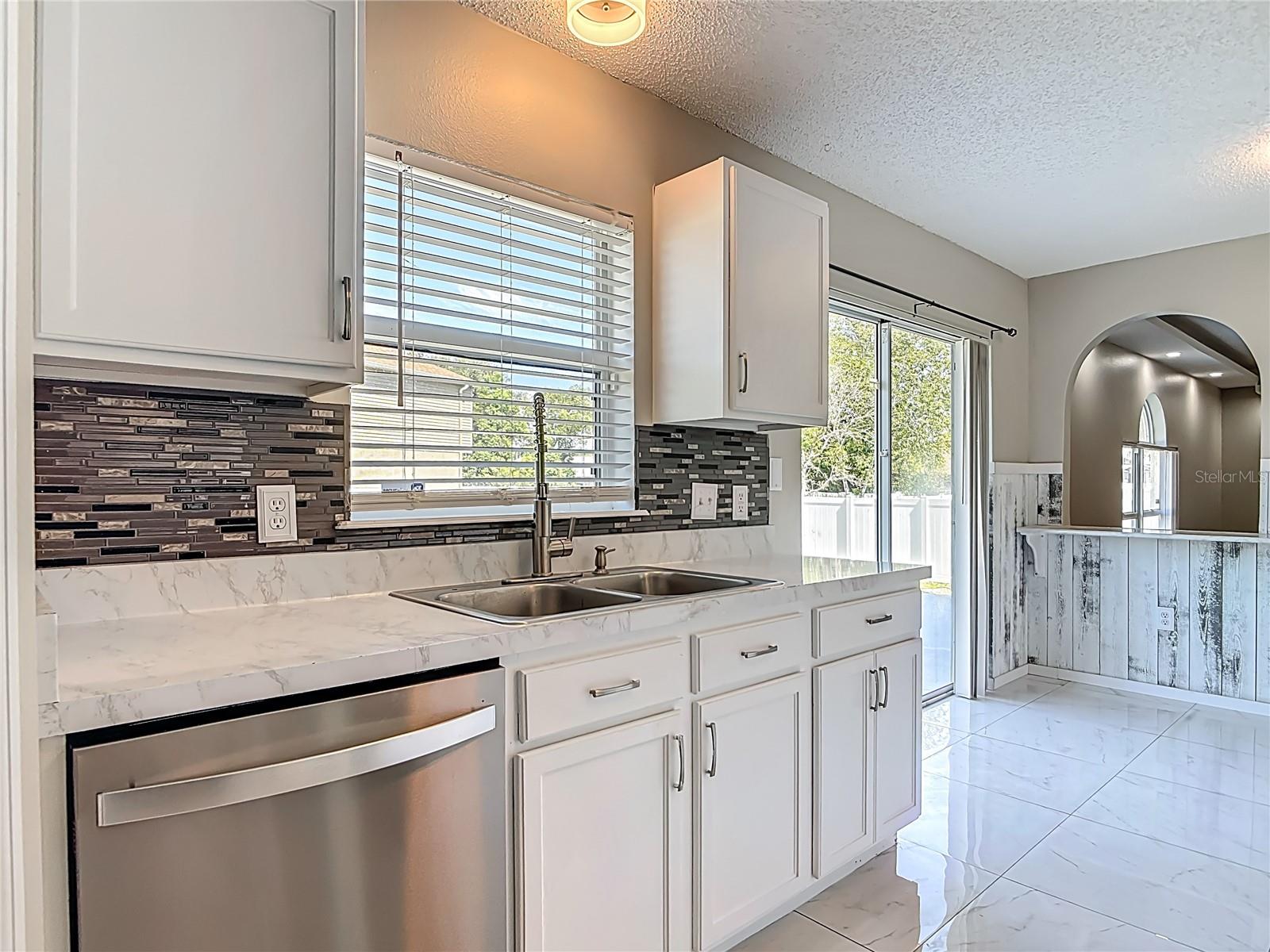 Image 20 of 70 For 2820 Waco Drive